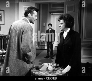 I COULD GO ON SINGING (1963) DIRK BOGARDE, GREGORY PHILLIPS, JUDY GARLAND RONALD NEAME (DIR) 005 MOVIESTORE COLLECTION LTD Stock Photo