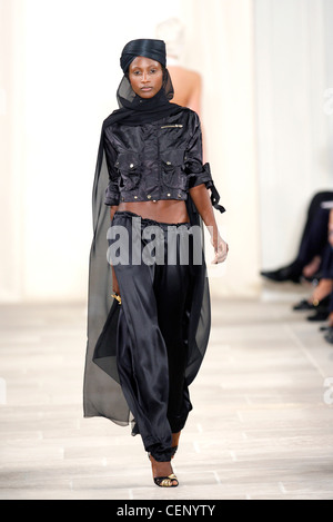 One Night Only: Watch the Giorgio Armani's Spring Summer 2022 fashion show  in Dubai | Fashion – Gulf News