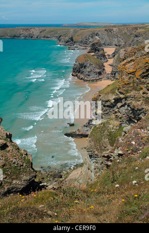 Rugged coastline and cliffs close to Carnewas and Bedruthan Steps in north Cornwall. Stock Photo