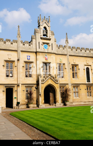 Chapel Court at Sidney Sussex College, founded in 1596, one of the colleges of the University of Cambridge. Oliver Cromwell was Stock Photo
