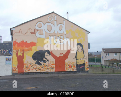 sectarian mural in loyalist shankill in belfast northern ireland Stock Photo