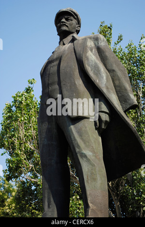 Ukraine. Autonomous Republic of Crimea. Feodosiya. Vladimir Lenin (1870-1924). Russian revolutionary and politician. Statue. Stock Photo