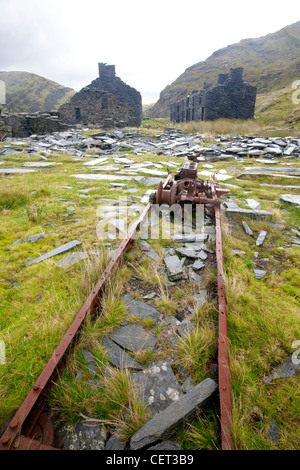 The remains of the abandoned Rhosydd Slate Mine high above Llyn Cwmorthin mine and Blaenau Ffestiniog in Snowdonia National Park Stock Photo