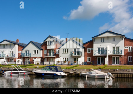 Boats on the River Chet at Loddon, South Norfolk's gateway to the Broads. Stock Photo