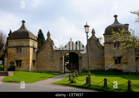 Gateway to the Old Campden House in Chipping Campden, Gloucestershire, England. Stock Photo