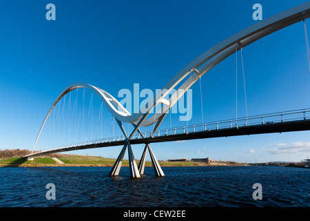 Infinity bridge spanning the River Tees at Stockton-on-Tees Stock Photo