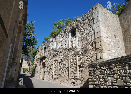 A derelict building with bricked up windows in Eygalières, Bouches du Rhône, Provence, France. Stock Photo