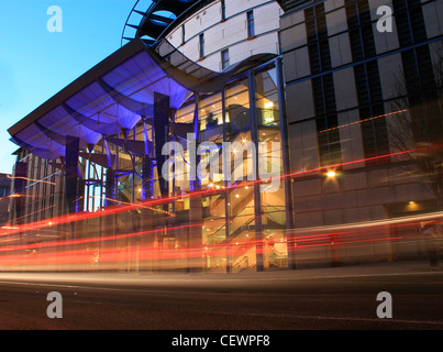 Edinburgh Conference Centre at night. Completed in 1995, the architect may have been alluding to the fortified round towers from Stock Photo