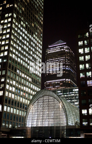 Canary Wharf buildings illuminated at night London Stock Photo - Alamy