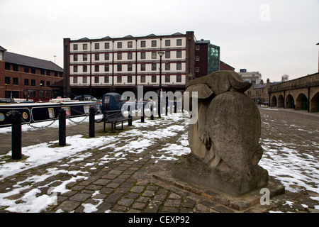 Canal barges frozen in ice after cold weather Sheffield Victoria Quays South Yorkshire England Stock Photo