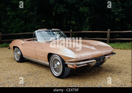 1964 Chevrolet Corvette Stingray convertible Stock Photo