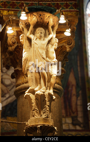 Column in the Palatine Chapel in the Norman Kings Palace, Palermo, Sicily, Italy Stock Photo