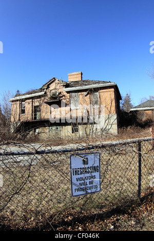 Closed and abandoned building at the Kings Park Psychiatric Hospital complex Long Island NY Stock Photo