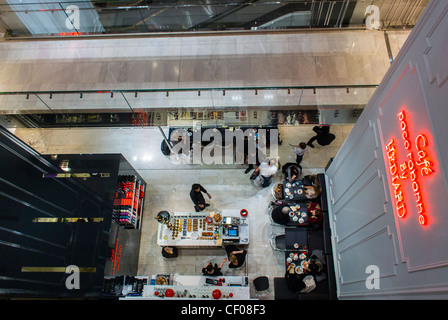 Paris, France, Aerial View, Medium Crowd People Sharing Drinks in Café Paco Rabane at Printemps Department Store, above Stock Photo