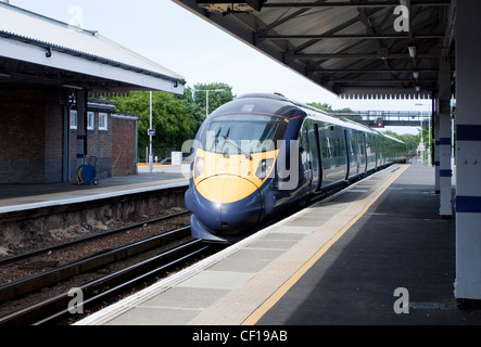 Javelin Train Southeastern Trains High Speed 1 HS1 140 mph Made by Hitachi Class 395 Broadstairs Station Kent UK Stock Photo