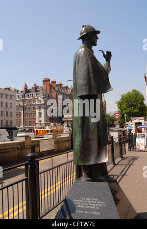 Statue of Sherlock Holmes outside Baker Street tube station. Stock Photo