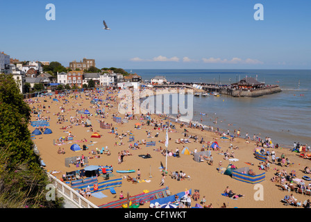 Holiday makers on the beach in Viking Bay, Broadstairs, the main beach in the town. Stock Photo