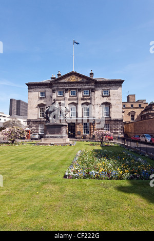 The headquarters of The Royal Bank of Scotland plc in St. Andrew Square Edinburgh Scotland Stock Photo