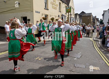 Hertfordshire Hollies, a mixed North-West Clog side performing outside the Crooked Billet public house during the Old Leigh Folk Stock Photo