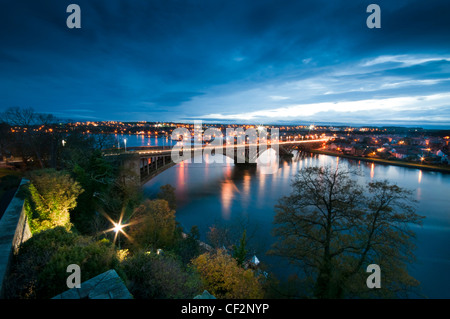 Two of Berwick's three bridges across the River Tweed. The Royal Tweed Bridge in the foreground, built in 1925, and the Old Brid Stock Photo