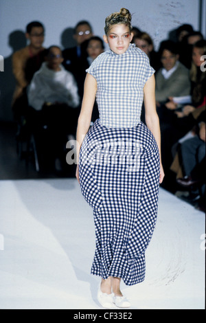 1997 S/S  COMME des GARÇONS Comme des Garçons Spring 1997 Ready-to-Wear Collection | Vogue