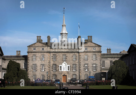 The facade of the historic Robert Gordons College in Aberdeen.