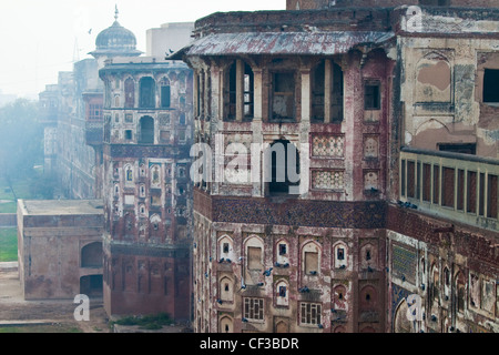 Outside walls of the Lahore Fort, Lahore, Pakistan Stock Photo