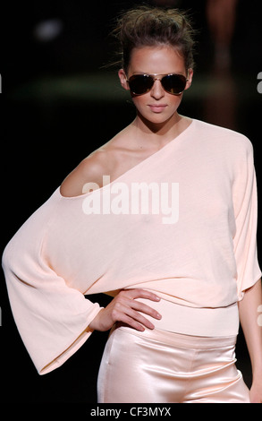 Luca Luca New York Ready to Wear Spring Summer Model Maria Carla