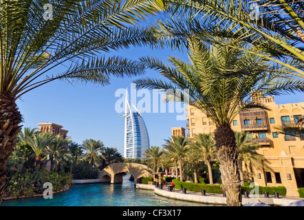DUBAI Burj Al Arab building hotel Jumeirah beach United Arabien Emirates UAE blue sky architecture luxury luxus palm water blue Stock Photo