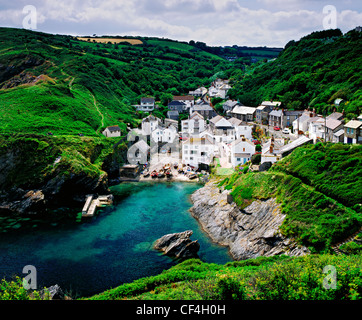 Portloe, a small, unspoilt, fishing village on the Roseland Peninsula, 12 miles from both Truro and St. Austell. Like many Corni Stock Photo