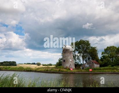 A mill in need of repair by the side of the river Bure near Upton. Stock Photo