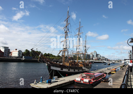 Jeanie Johnston Famine Ship Museum on the River Liffey, a replica of the three masted barque which made sixteen voyages across t Stock Photo