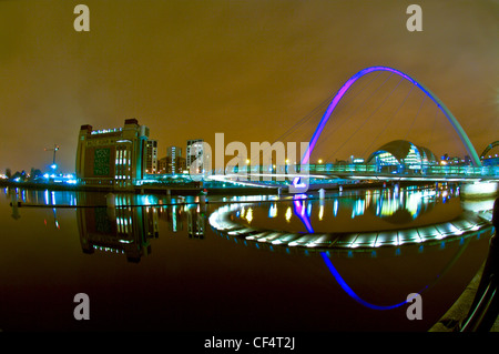 The Gateshead Millennium Bridge across the River Tyne and the Sage Gateshead and BALTIC Centre for Contemporary Art on the Gates Stock Photo