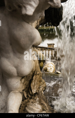 The formal loggia fountain based on the Trevi fountain in Rome in the gardens at Hever Castle. Stock Photo