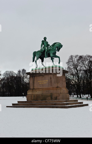 The Royal Palace, Statue of King Karl Johan, Oslo Stock Photo