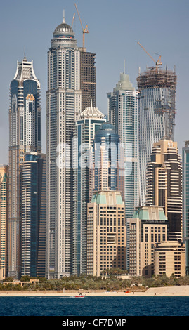 The skyscrapers of the 'Dubai Marina' area (Dubai - the United Arab Emirates). Les gratte-ciel du quartier 'Dubai Marina'. Dubaï Stock Photo