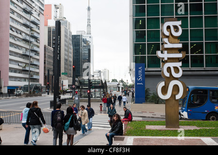 Safra paulista avenue hi-res stock photography and images - Alamy