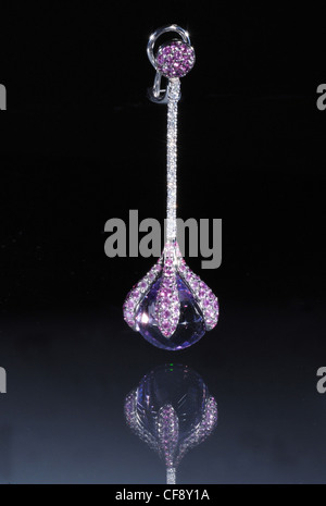 Bucherer, jewellery, amethysts, sapphire, precious stones, ear jewellery, jewellery, reflection, white gold, ear clip, Stock Photo