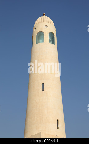 Minaret of the Qatar State Grand Mosque in Doha Stock Photo