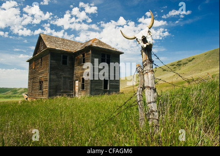 abandoned farm house in the Qu'Appelle Valley, Saskatchewan, Canada Stock Photo