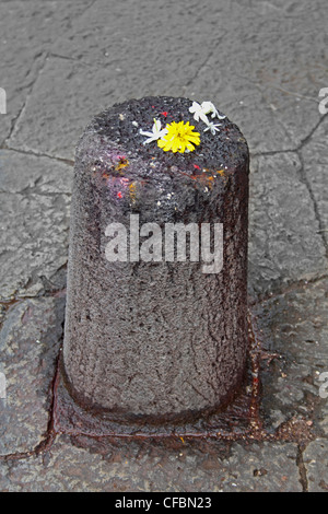 Shivlinga at Shri Koteshwar Temple Situated between Village Limb and Gove in Middle of River Krishna, Satara, Maharashtra, India Stock Photo