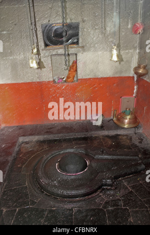 Shivlinga at Shri Koteshwar Temple Situated between Village Limb and Gove in Middle of River Krishna, Satara, Maharashtra, India Stock Photo