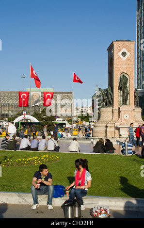 Monument of the Republic and Turkish Flag, in Taksim Square, Istanbul, Turkey Stock Photo