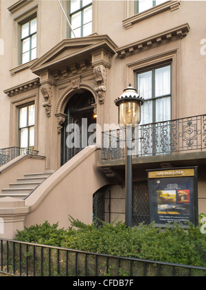 front entrance to the Salmagundi club in Manhattan NYC Stock Photo