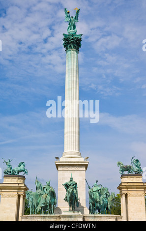 The Millennium monument, with archangel Gabriel on top, Heroes' Square (Hosok ter), Budapest, Hungary, Europe Stock Photo