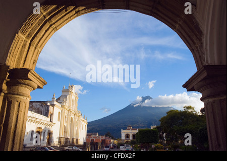 Cathedral and Volcan de Agua, 3765m, Antigua, Guatemala, Central America Stock Photo