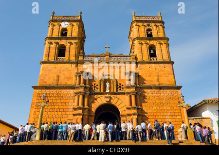 Congregation at Catedral de la Inmaculada Concepcion (Cathedral of the Immaculate Conception), Barichara, Colombia Stock Photo