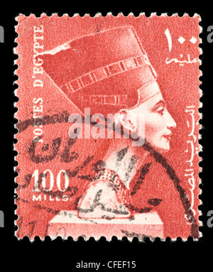Postage stamp from Egypt depicting the Sphinx and middle pyramid Stock ...