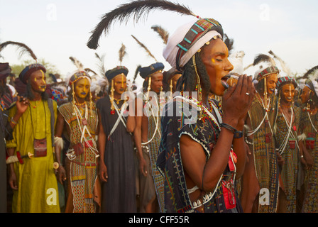 Wodaabe (Bororo) men, a general reunion of West African Wodaabe Peuls (Bororo Peul), Niger Stock Photo