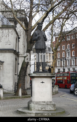 Air Chief Marshall, Lord Dowding statue in front of St Clement Danes Church, Strand, London WC2 Stock Photo